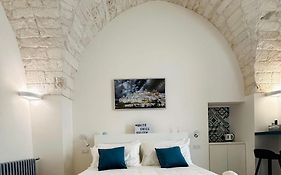 White Chill Suite